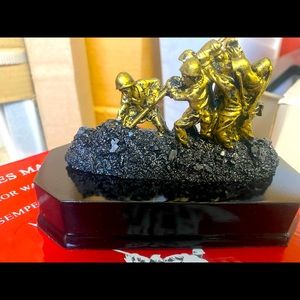 Solid Brass and Solid Wood of Raising the Flag on Iwo Jima